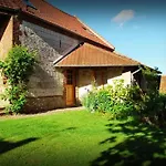 Liebevoll Renoviertes Als Teil Eines Kleinen Bauernhauses Mit Abgesc By Interhome Prázdninový dům