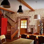 Liebevoll Renoviertes Als Teil Eines Kleinen Bauernhauses Mit Abgesc By Interhome * Mont-Saint-Eloi