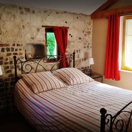 Liebevoll Renoviertes Als Teil Eines Kleinen Bauernhauses Mit Abgesc By Interhome * Mont-Saint-Eloi