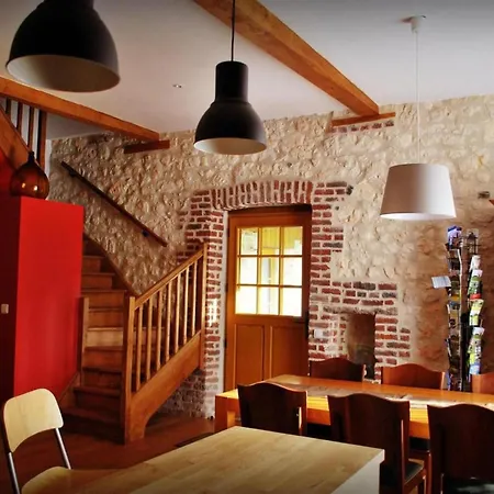 Liebevoll Renoviertes Als Teil Eines Kleinen Bauernhauses Mit Abgesc By Interhome * Mont-Saint-Eloi