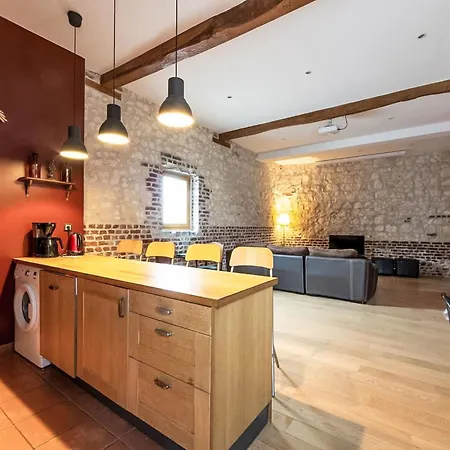 Liebevoll Renoviertes Als Teil Eines Kleinen Bauernhauses Mit Abgesc By Interhome *