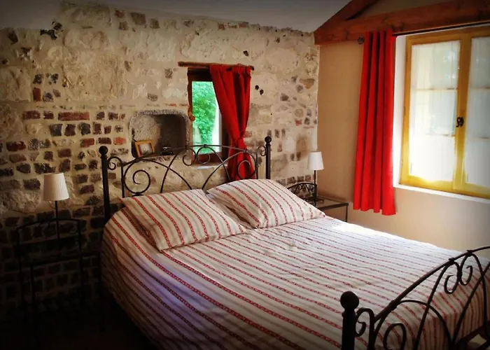 Liebevoll Renoviertes Als Teil Eines Kleinen Bauernhauses Mit Abgesc By Interhome * Mont-Saint-Eloi